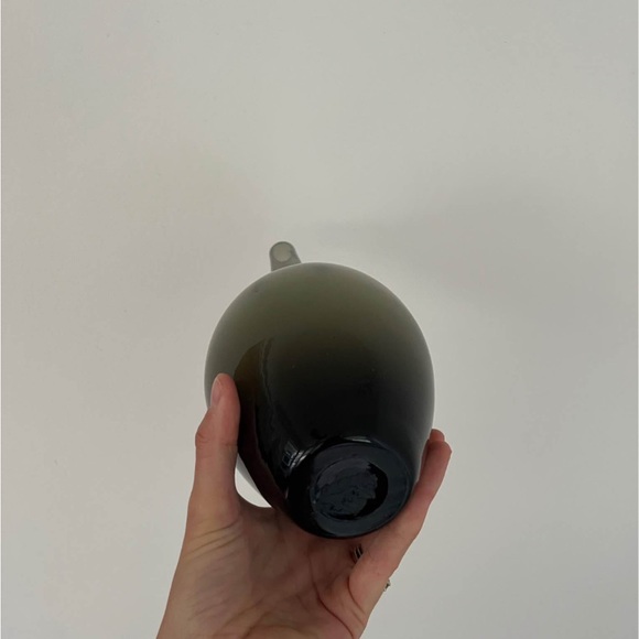 Elegant Smoky Glass Vase - Picture 3 of 4